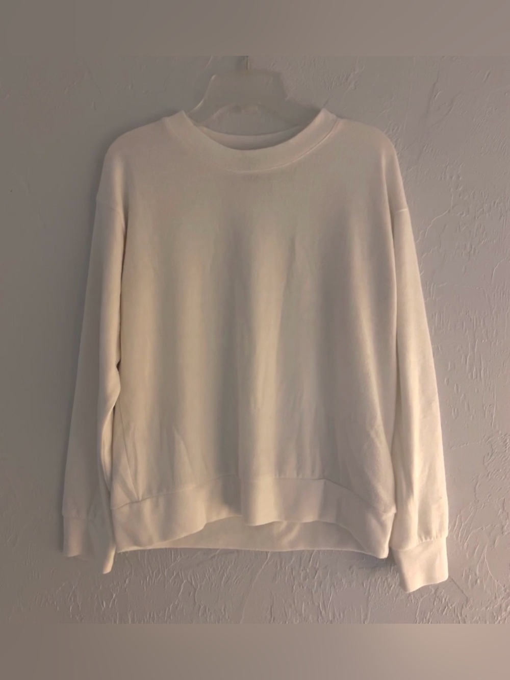 Forever 21 White Crewneck Sweater